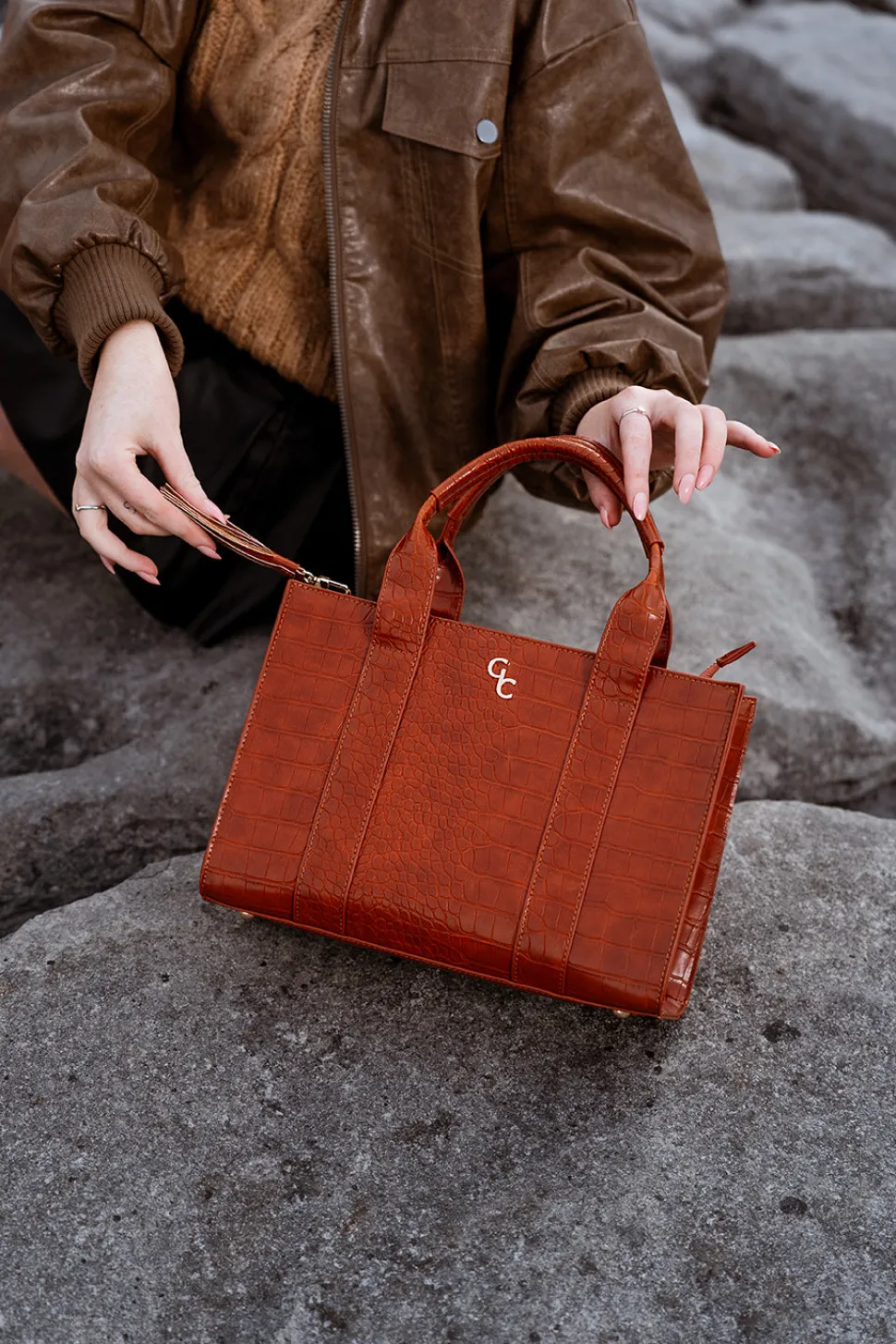 Medium Tote - Tan Croc Detail
